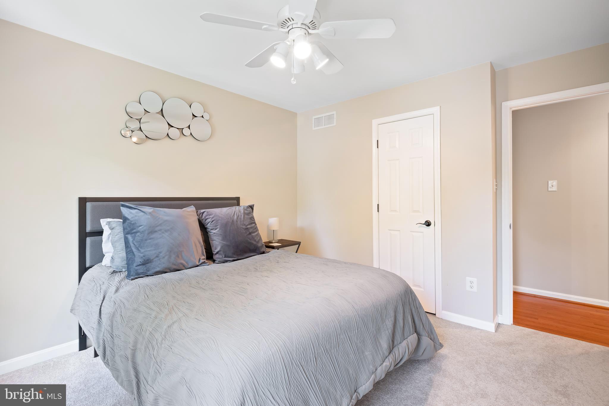 4467 Doncaster Dr