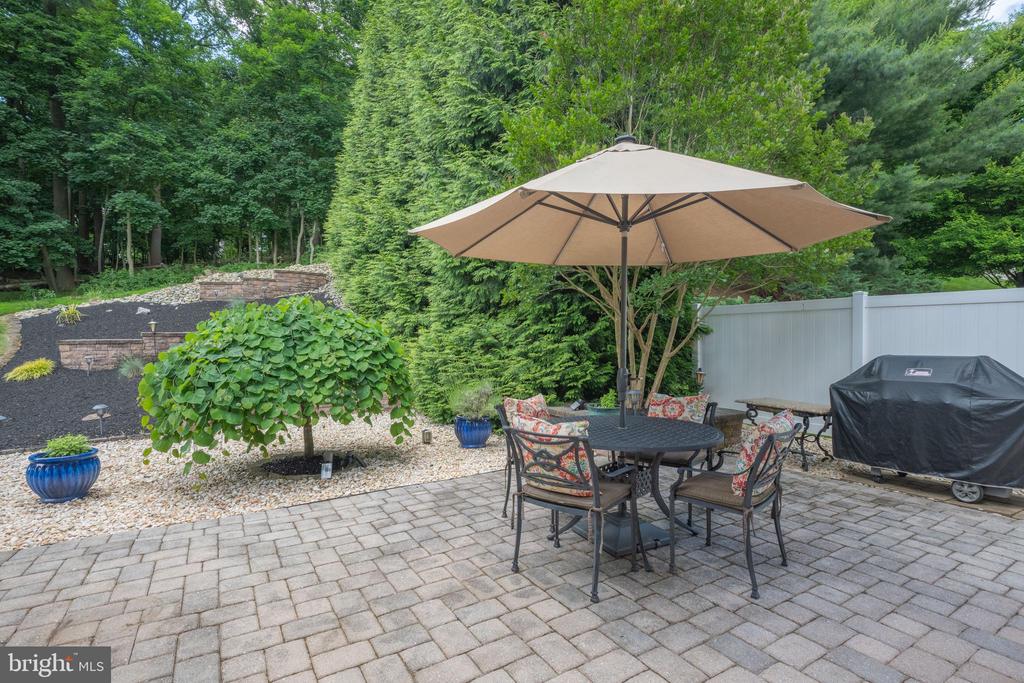 4467 Doncaster Dr