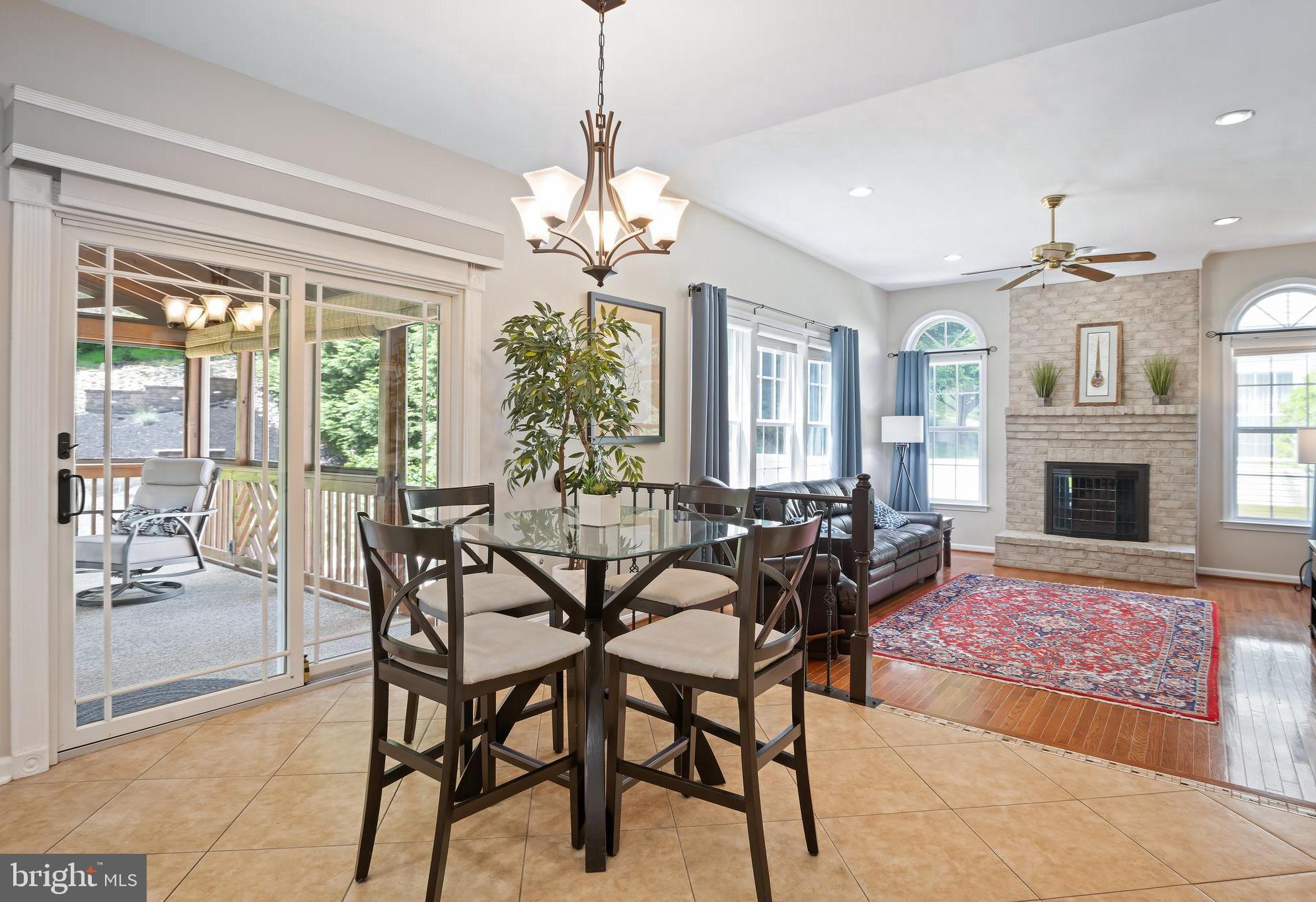 4467 Doncaster Dr