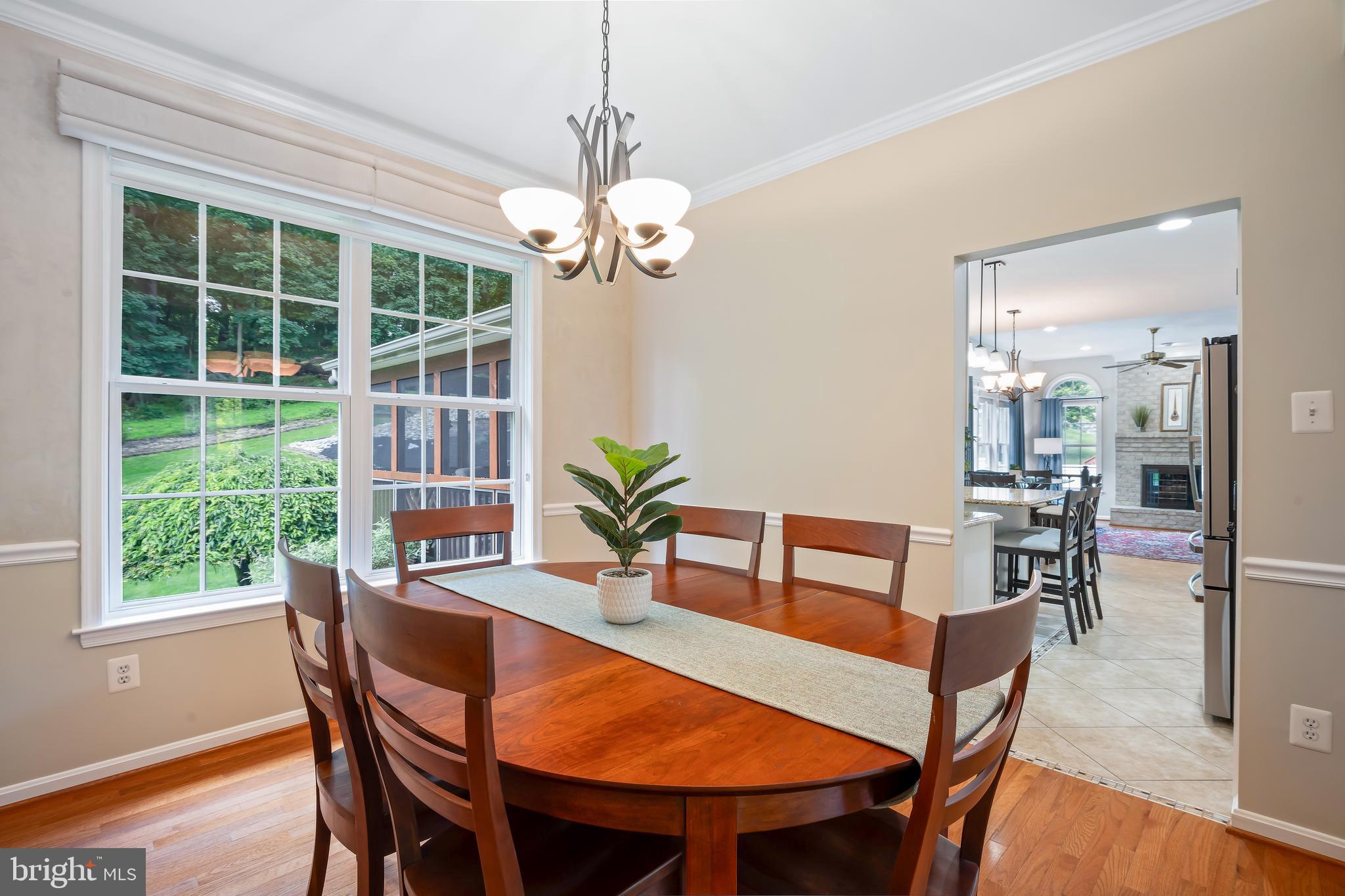 4467 Doncaster Dr
