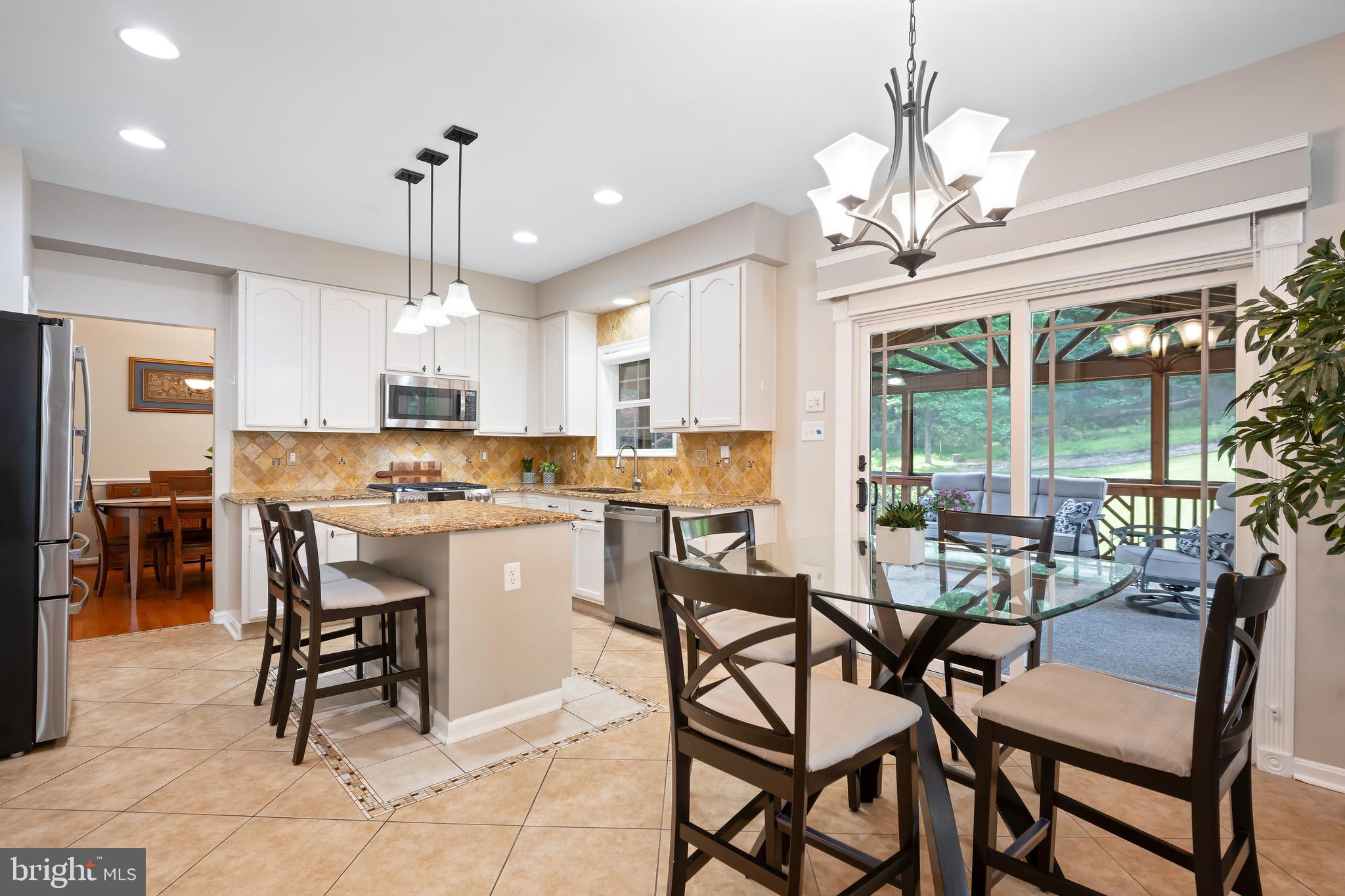 4467 Doncaster Dr