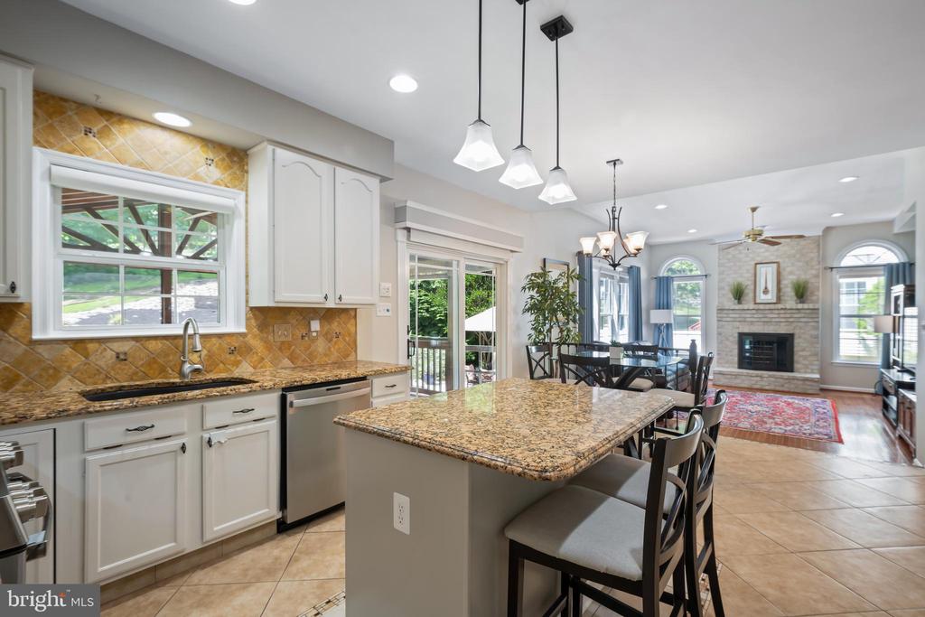 4467 Doncaster Dr