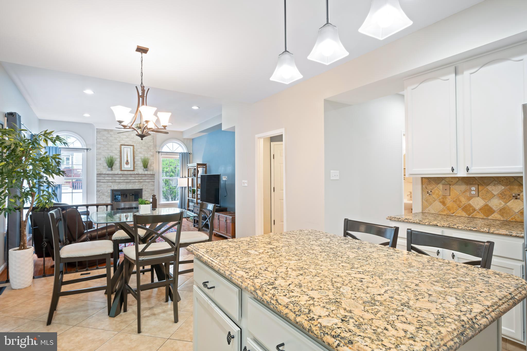 4467 Doncaster Dr