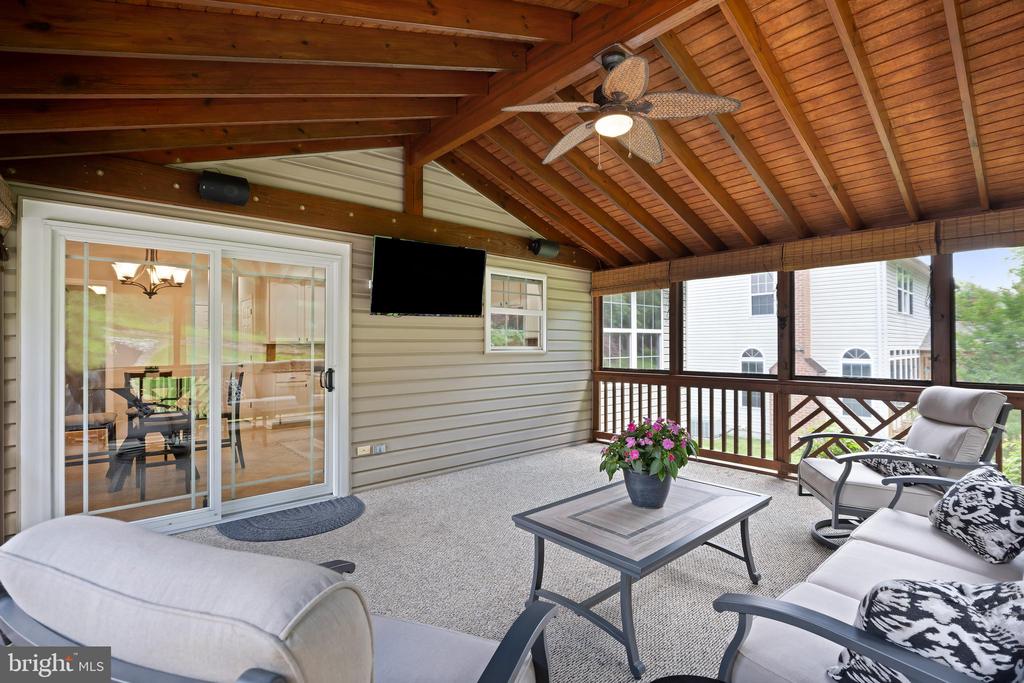 4467 Doncaster Dr