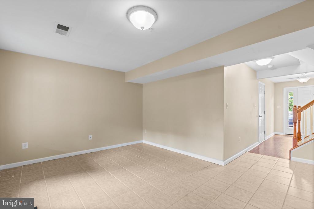 7214 Maidstone Pl #230