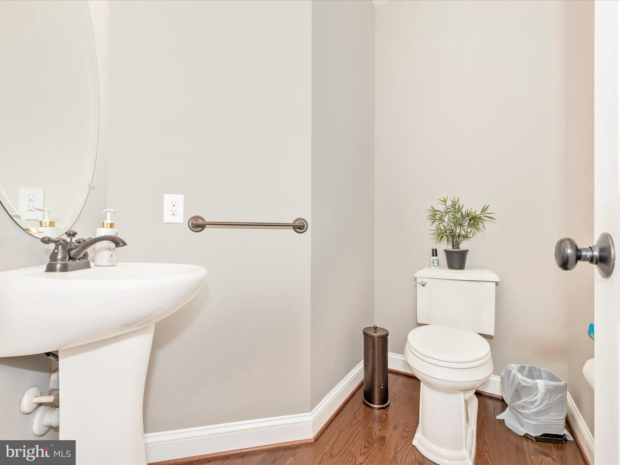 8111 HOLLY MANOR WAY