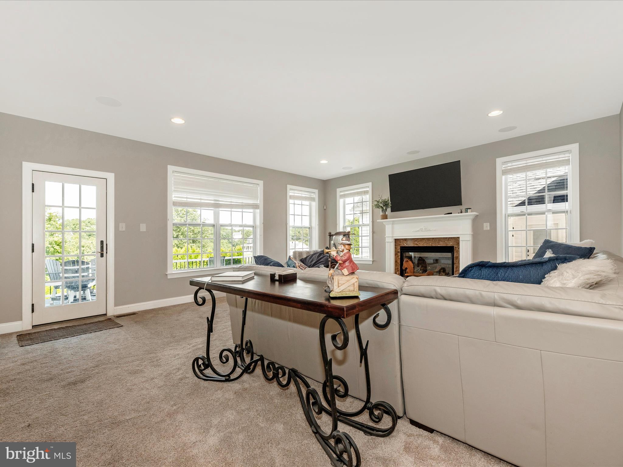 8111 HOLLY MANOR WAY