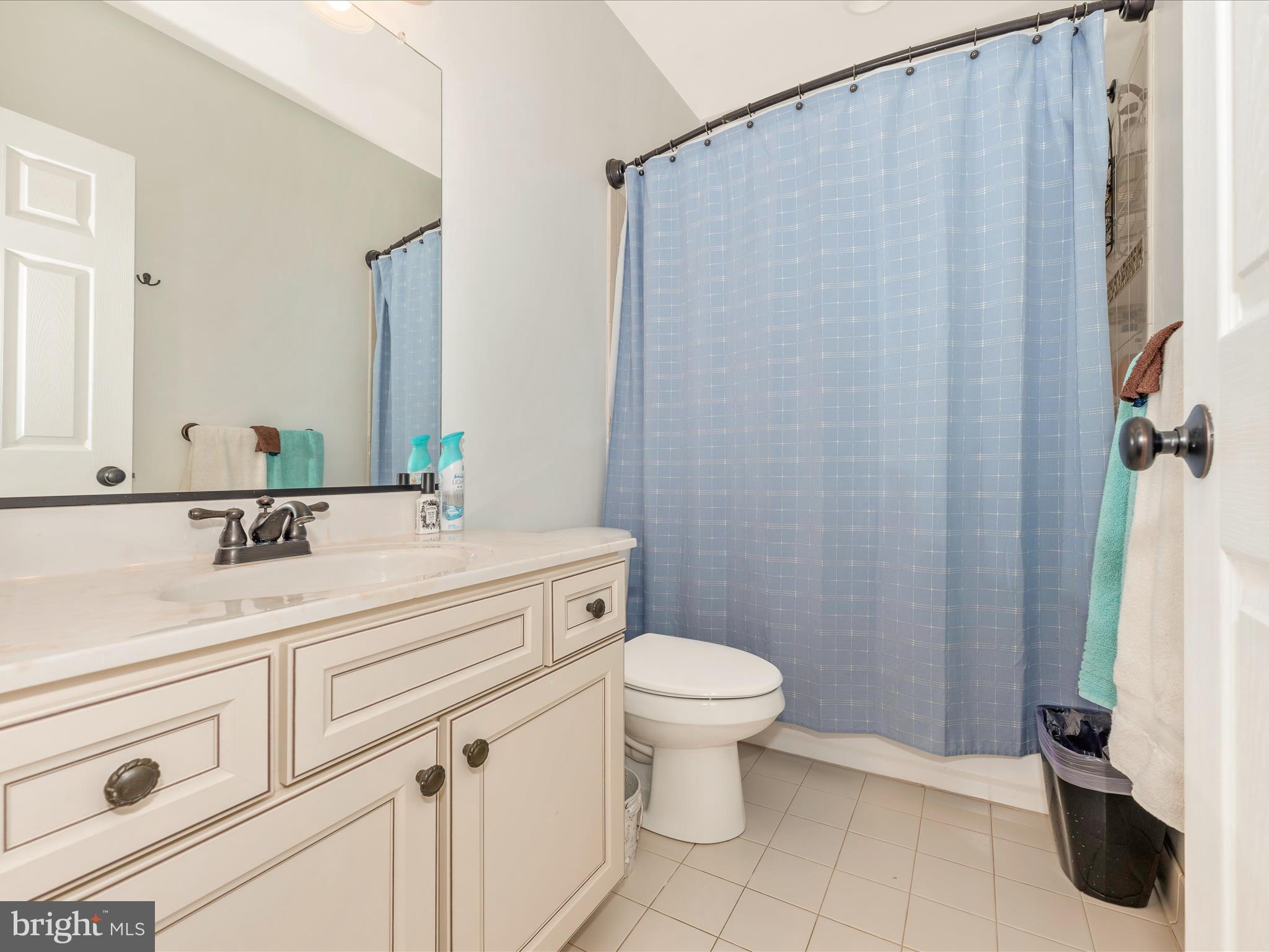 8111 HOLLY MANOR WAY