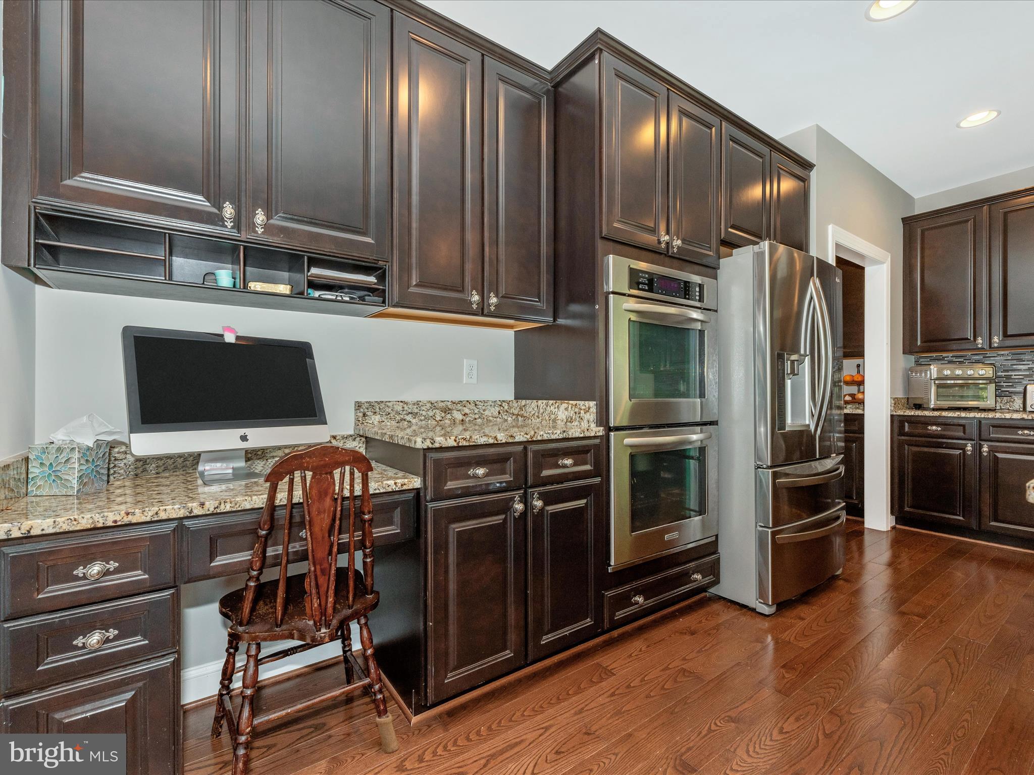 8111 HOLLY MANOR WAY