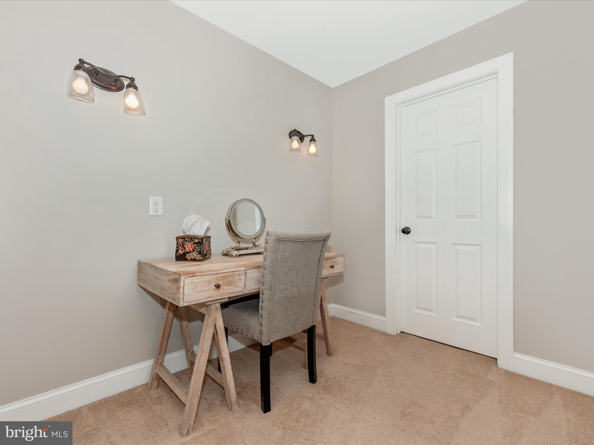 8111 HOLLY MANOR WAY