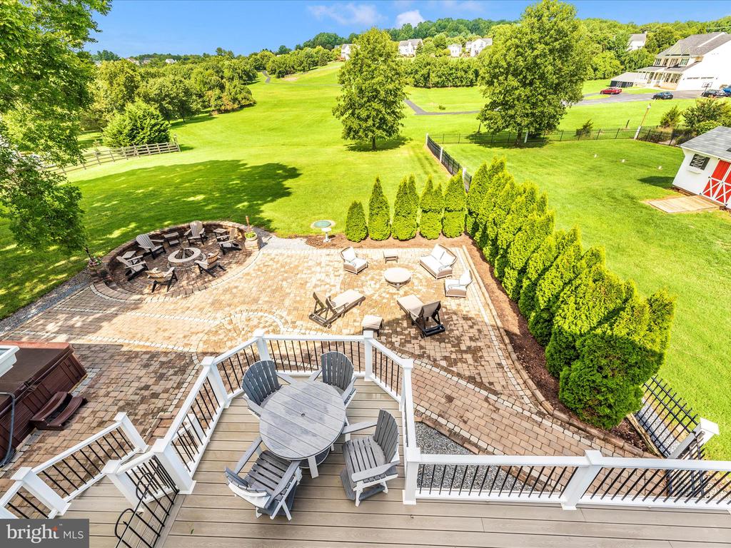 8111 HOLLY MANOR WAY