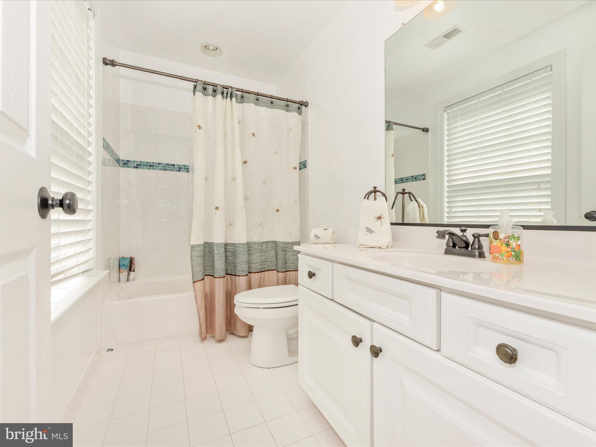 8111 HOLLY MANOR WAY