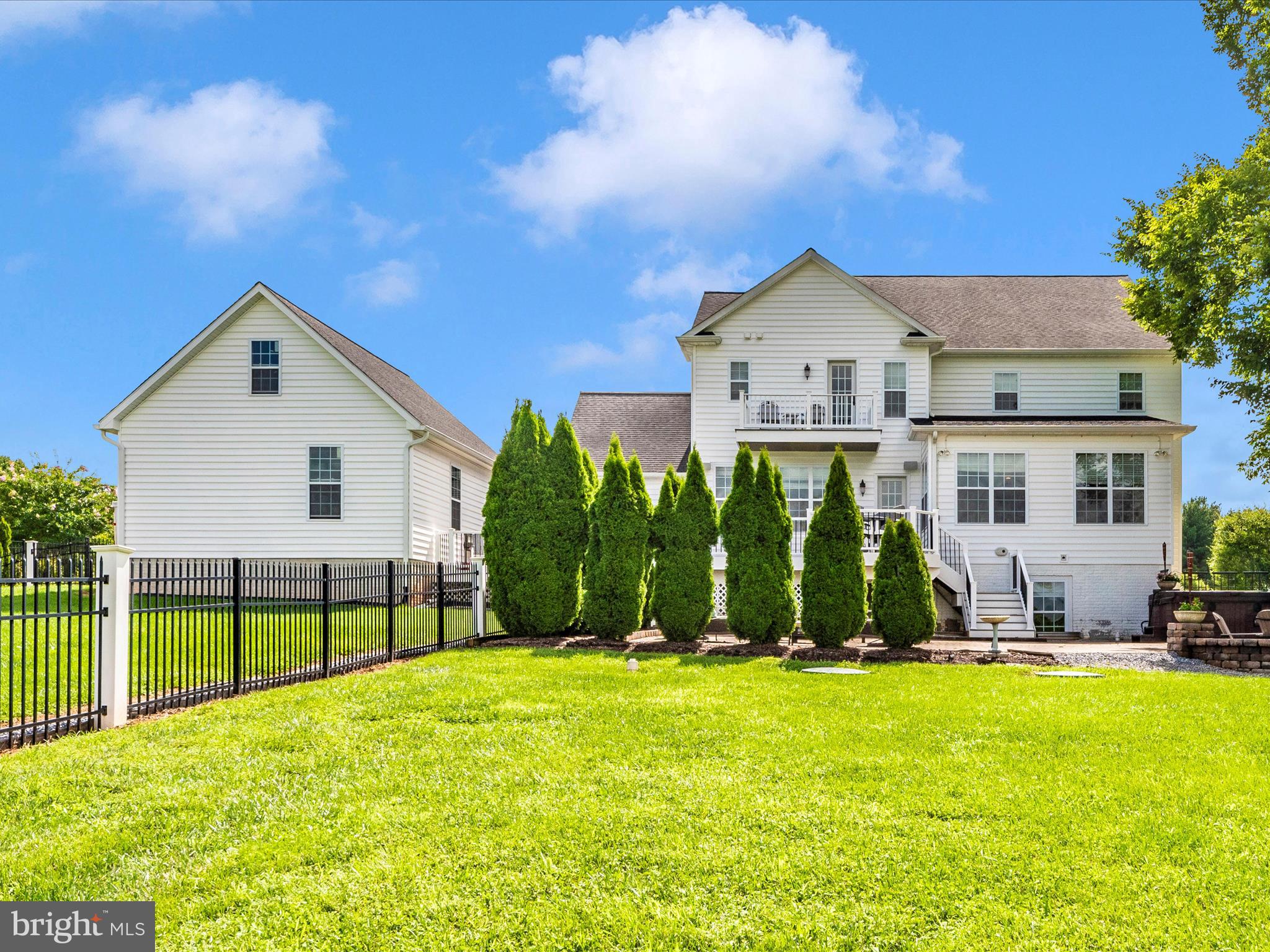 8111 HOLLY MANOR WAY