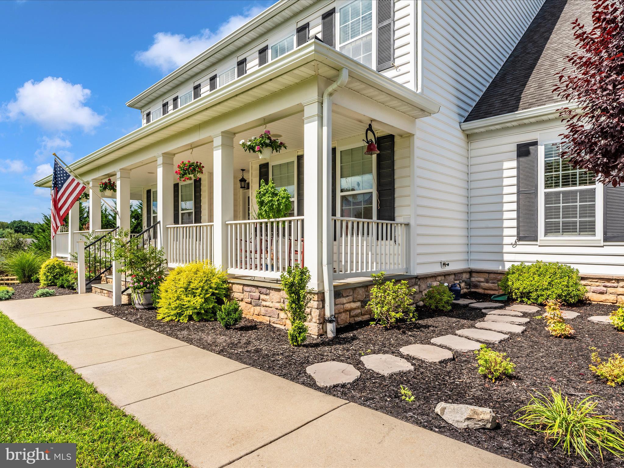 8111 HOLLY MANOR WAY