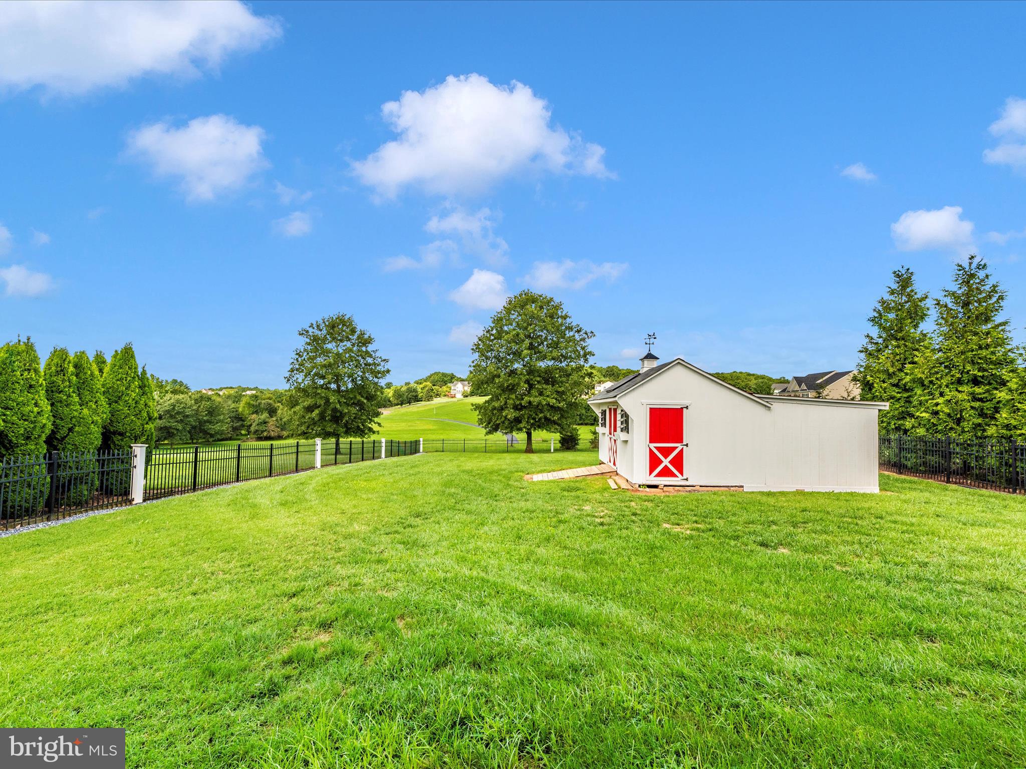 8111 HOLLY MANOR WAY