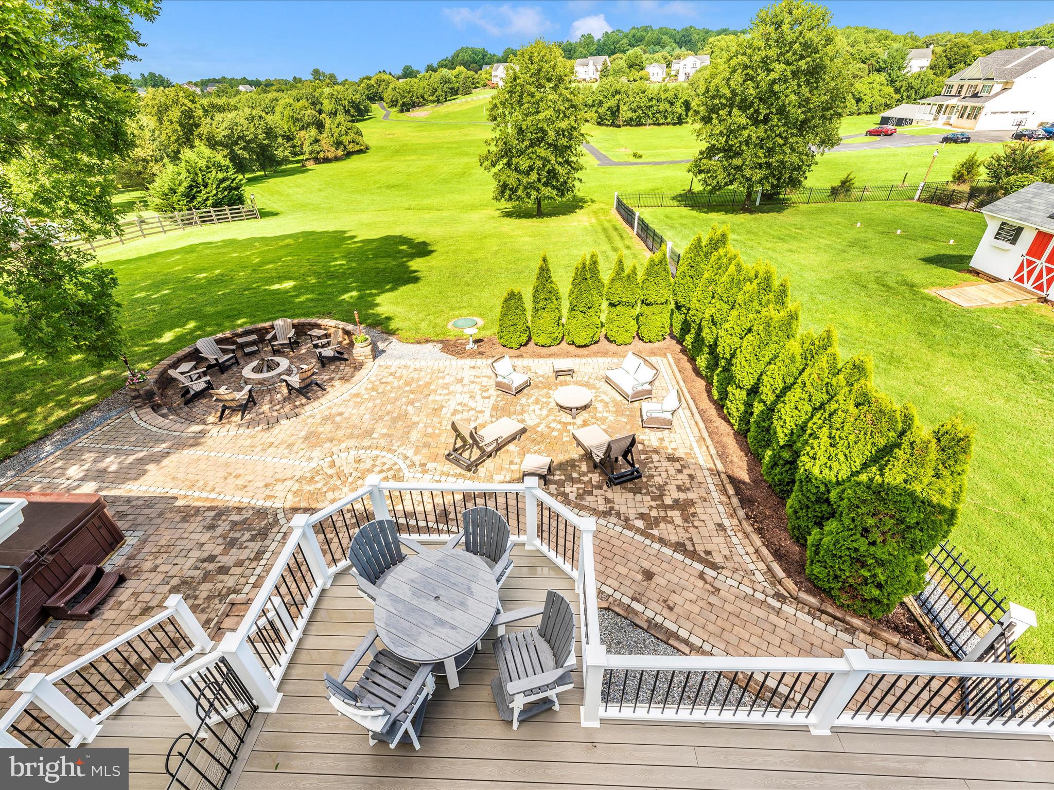 8111 HOLLY MANOR WAY