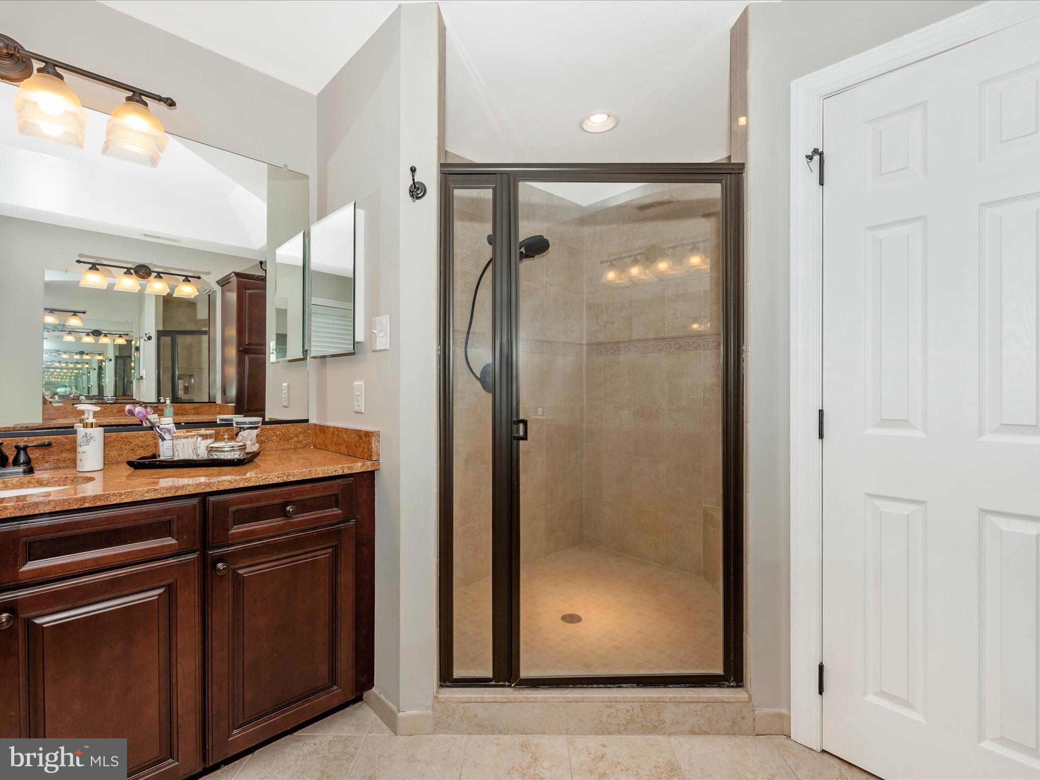 8111 HOLLY MANOR WAY