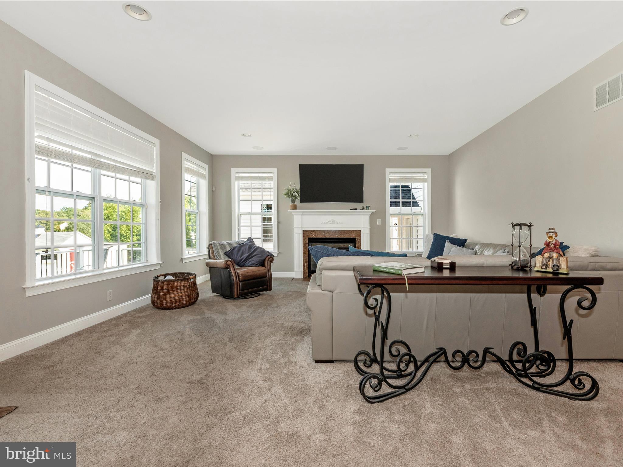 8111 HOLLY MANOR WAY