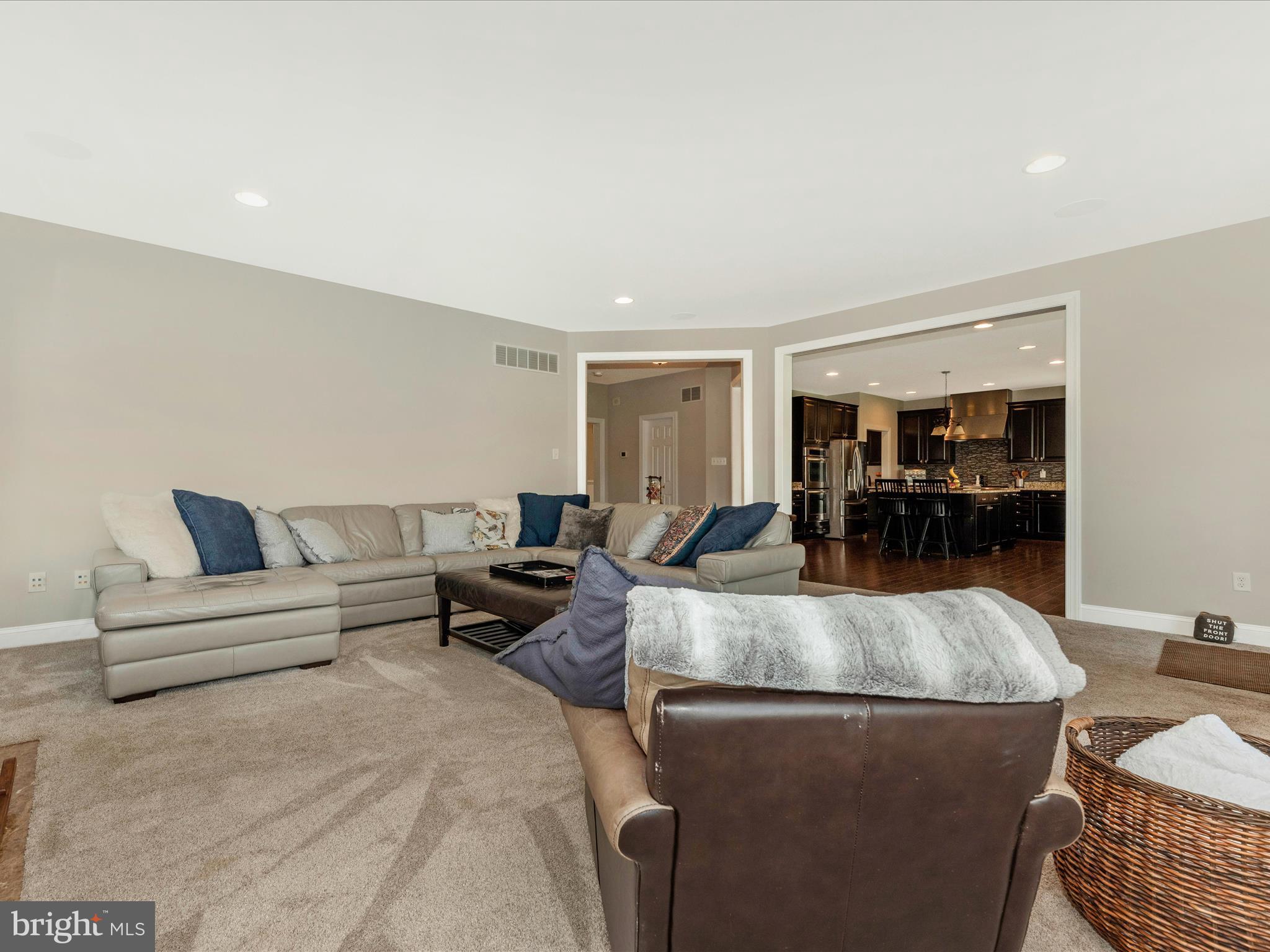 8111 HOLLY MANOR WAY