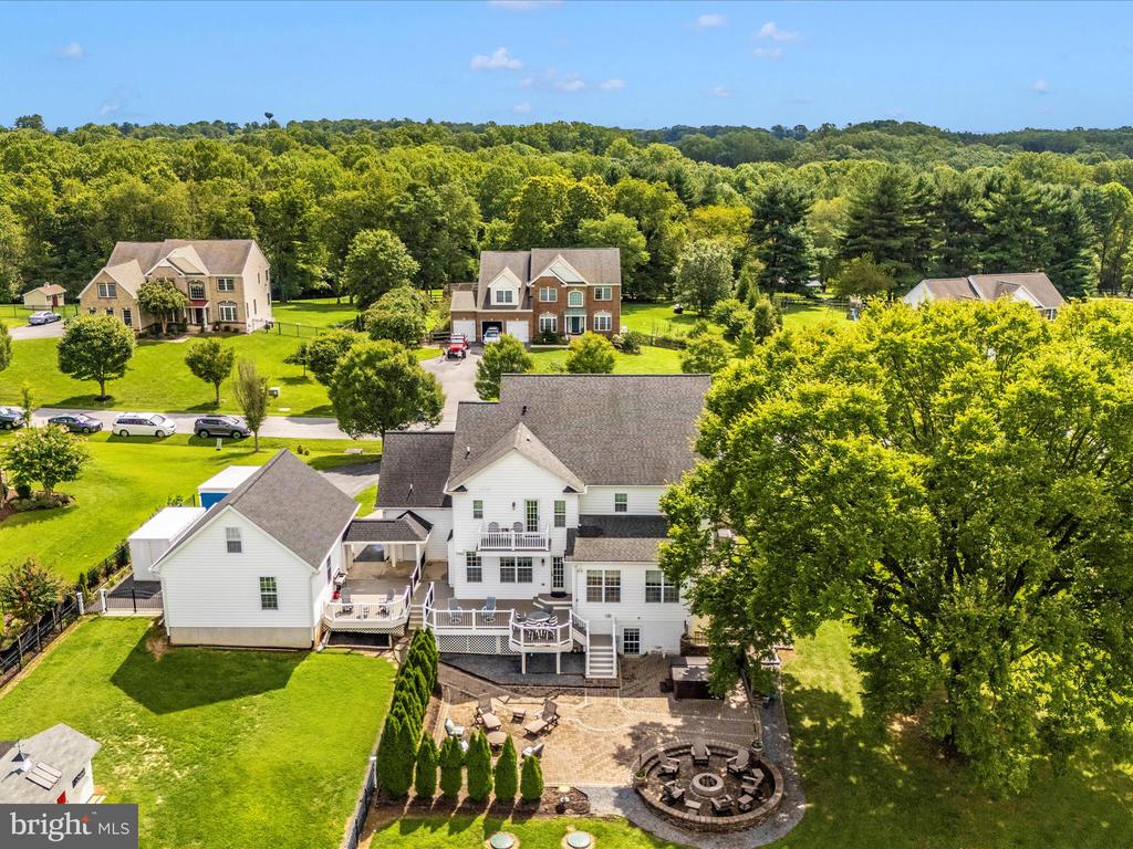 8111 HOLLY MANOR WAY
