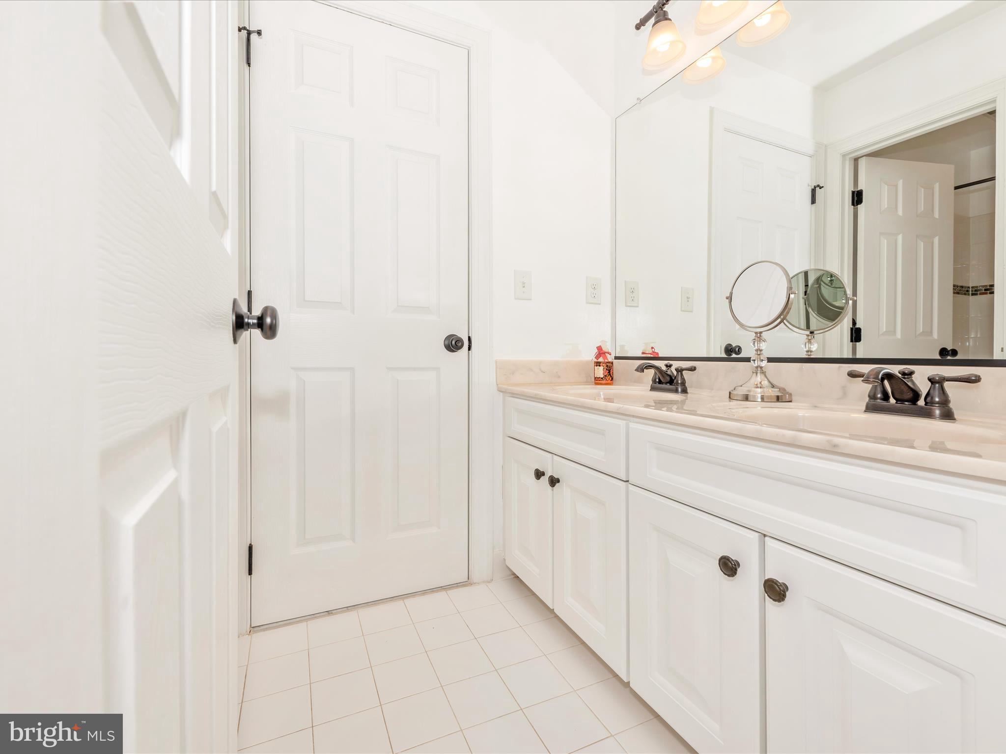 8111 HOLLY MANOR WAY