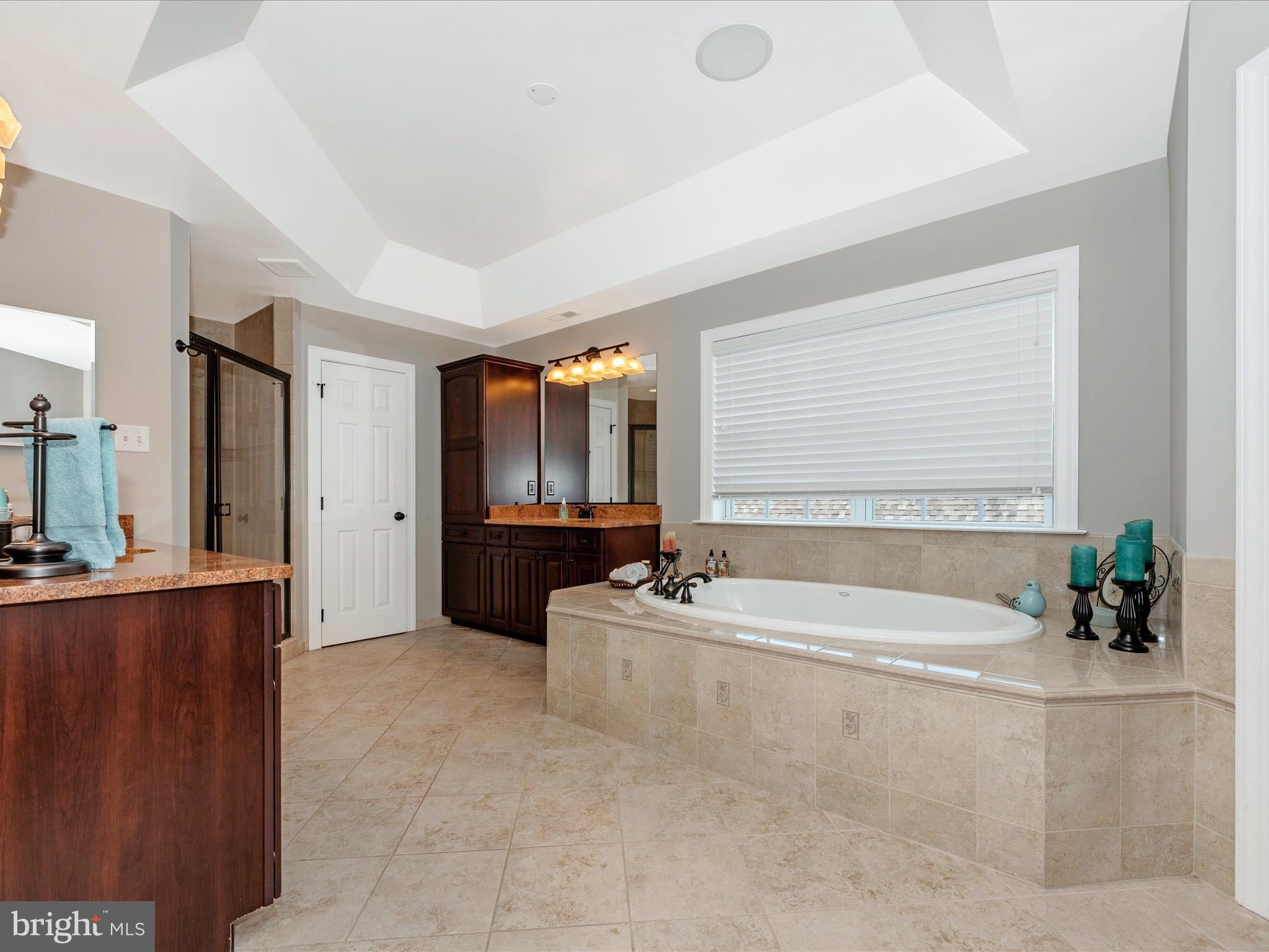 8111 HOLLY MANOR WAY