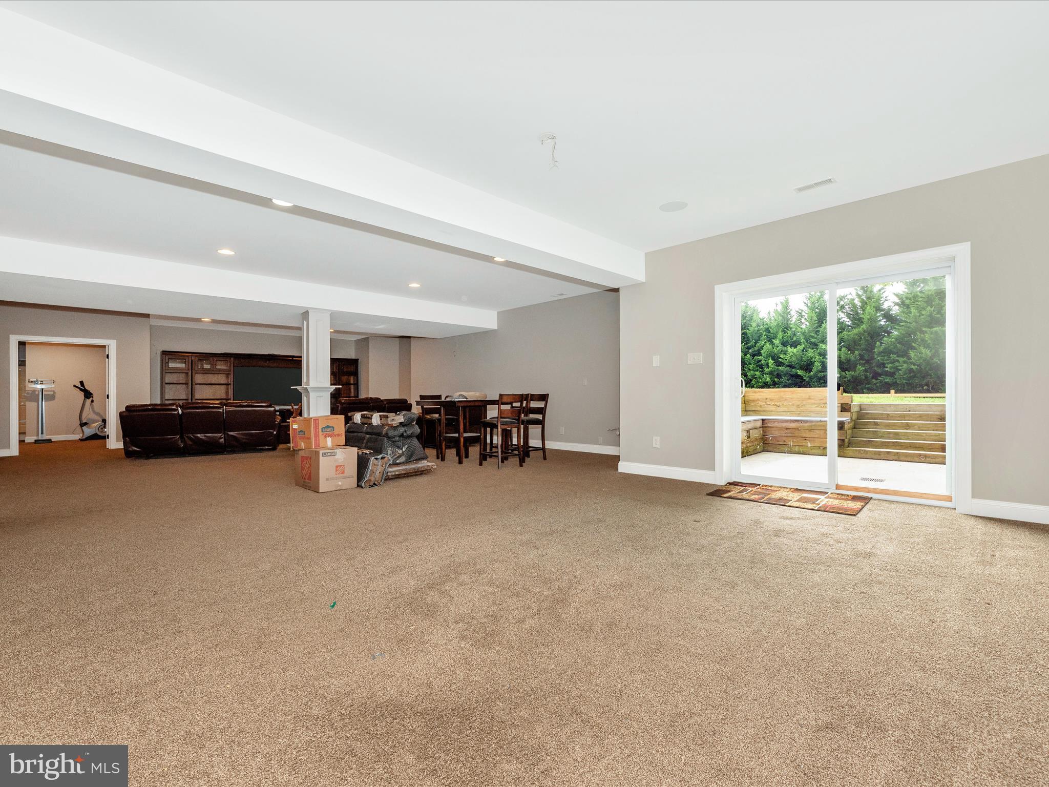 8111 HOLLY MANOR WAY