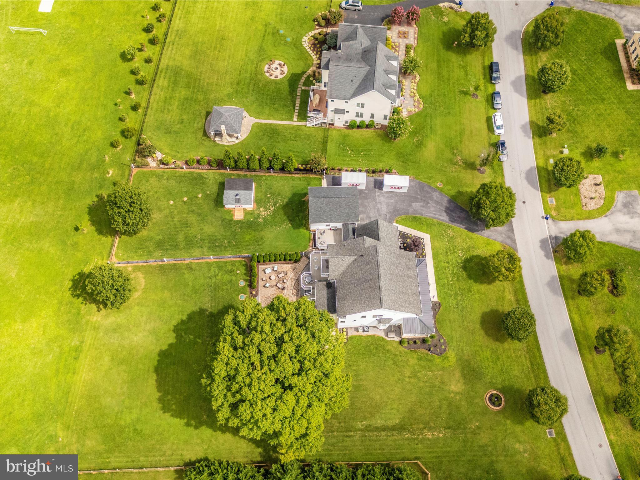 8111 HOLLY MANOR WAY