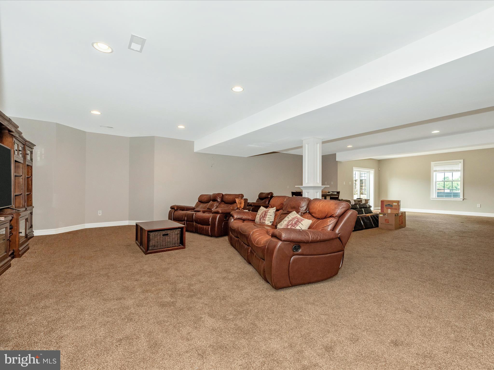 8111 HOLLY MANOR WAY