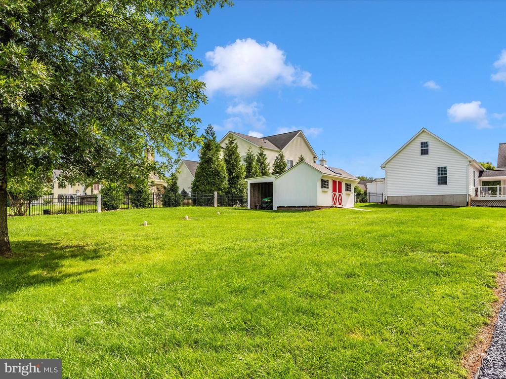 8111 HOLLY MANOR WAY