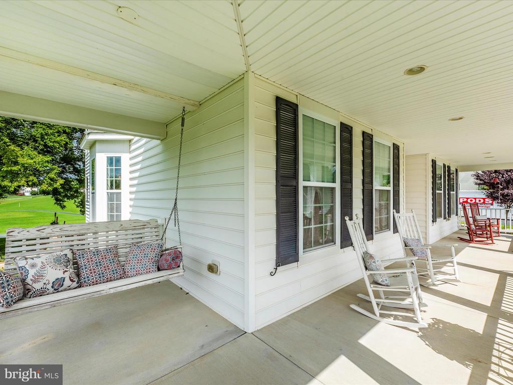 8111 HOLLY MANOR WAY