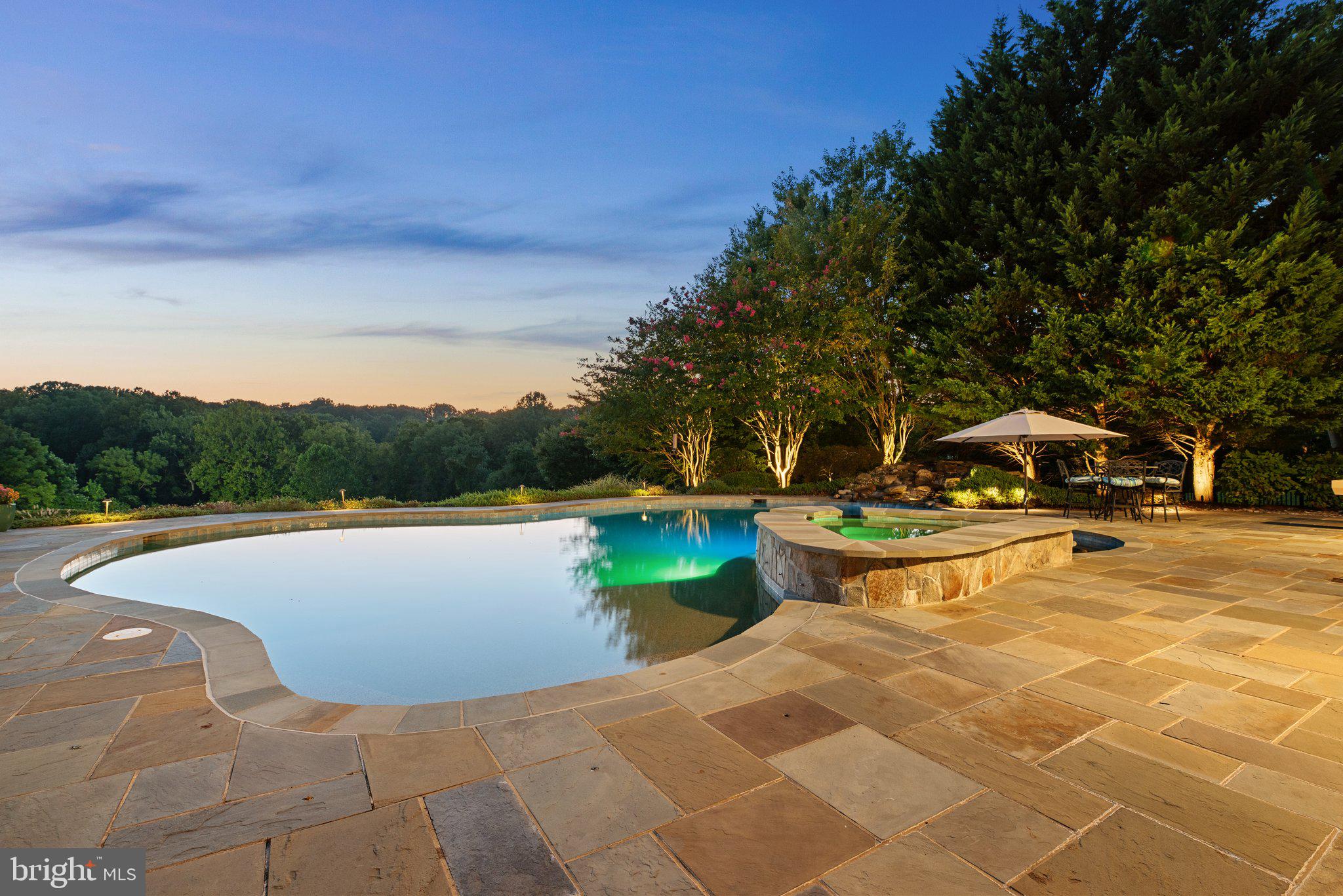 7122 Deer Valley Rd