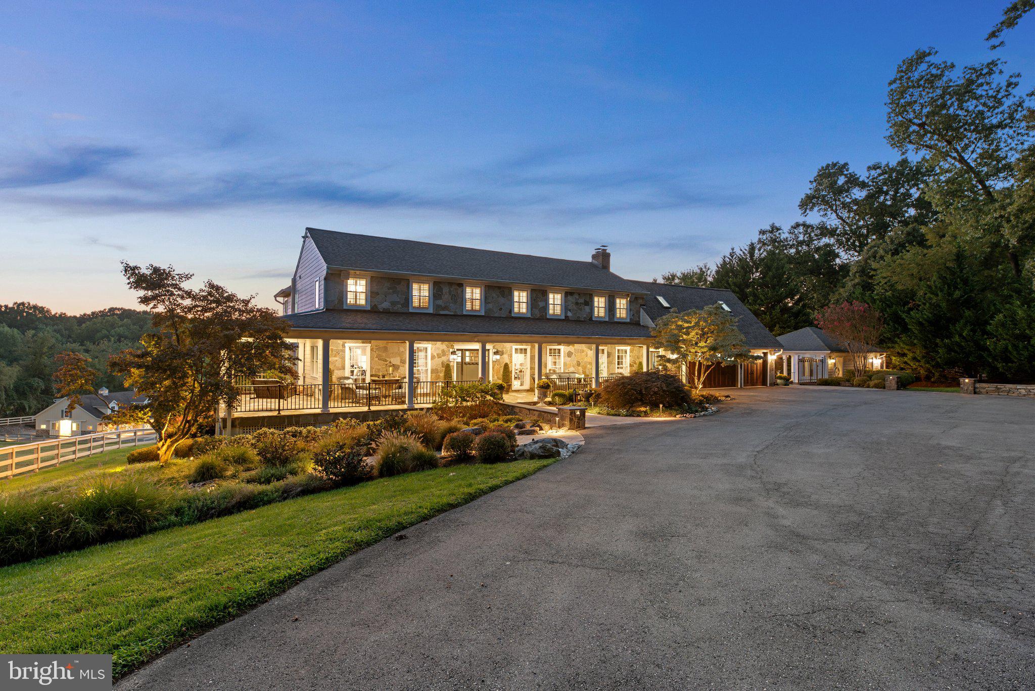 7122 Deer Valley Rd