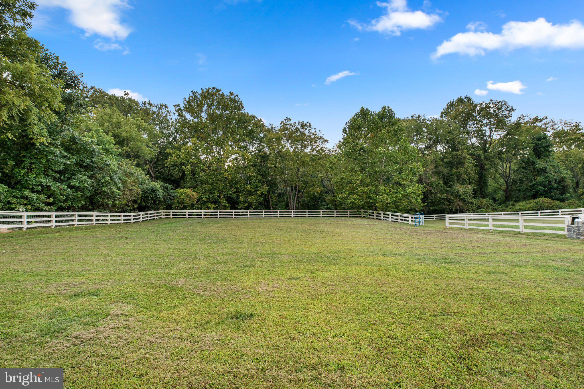 7122 Deer Valley Rd