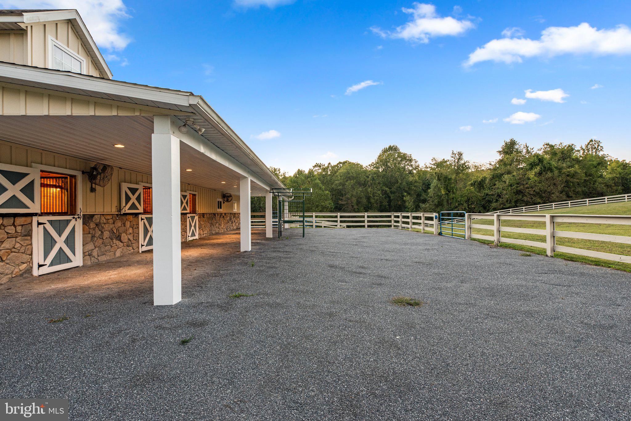 7122 Deer Valley Rd