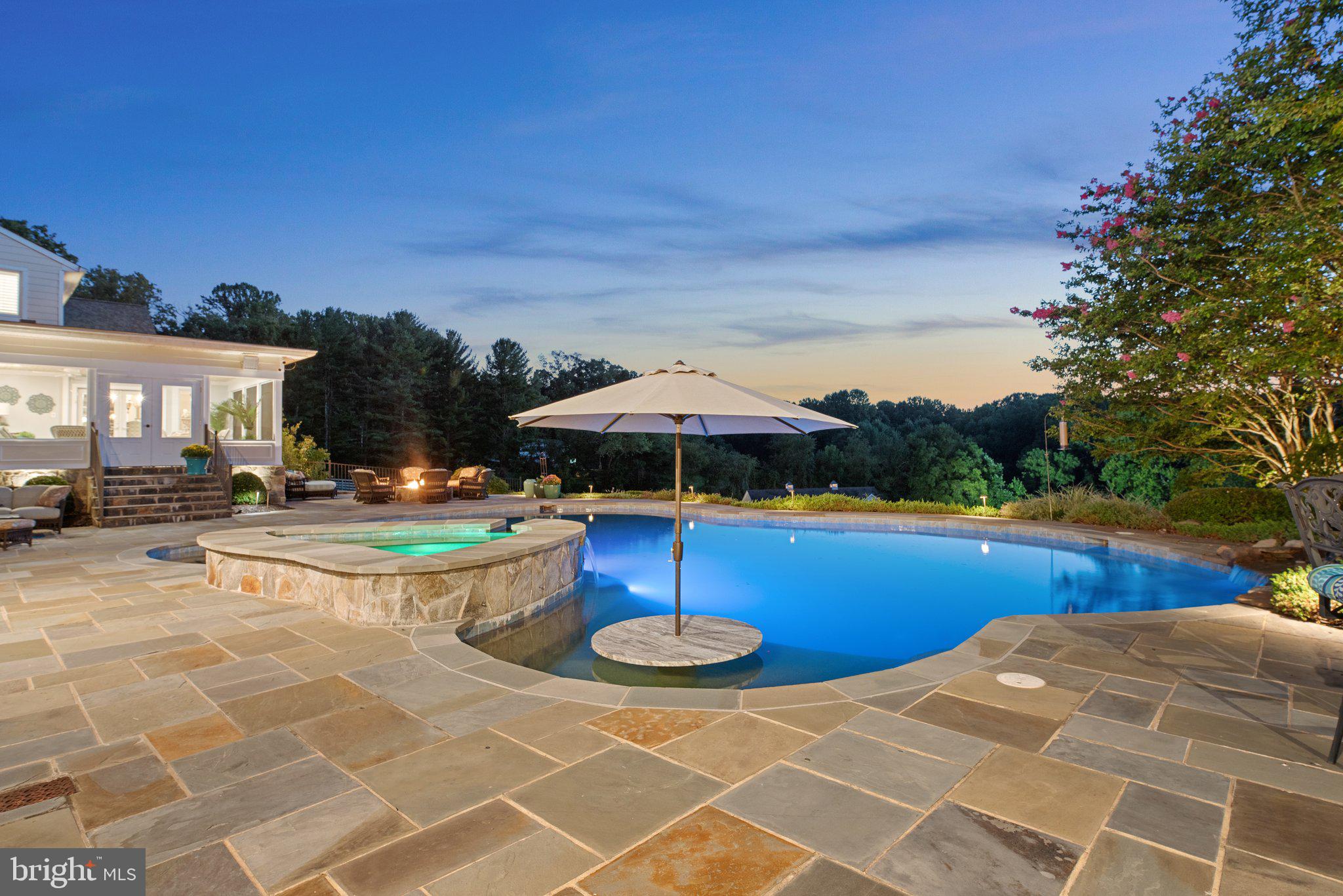 7122 Deer Valley Rd