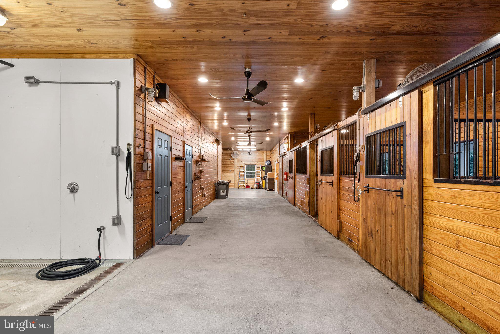 7122 Deer Valley Rd