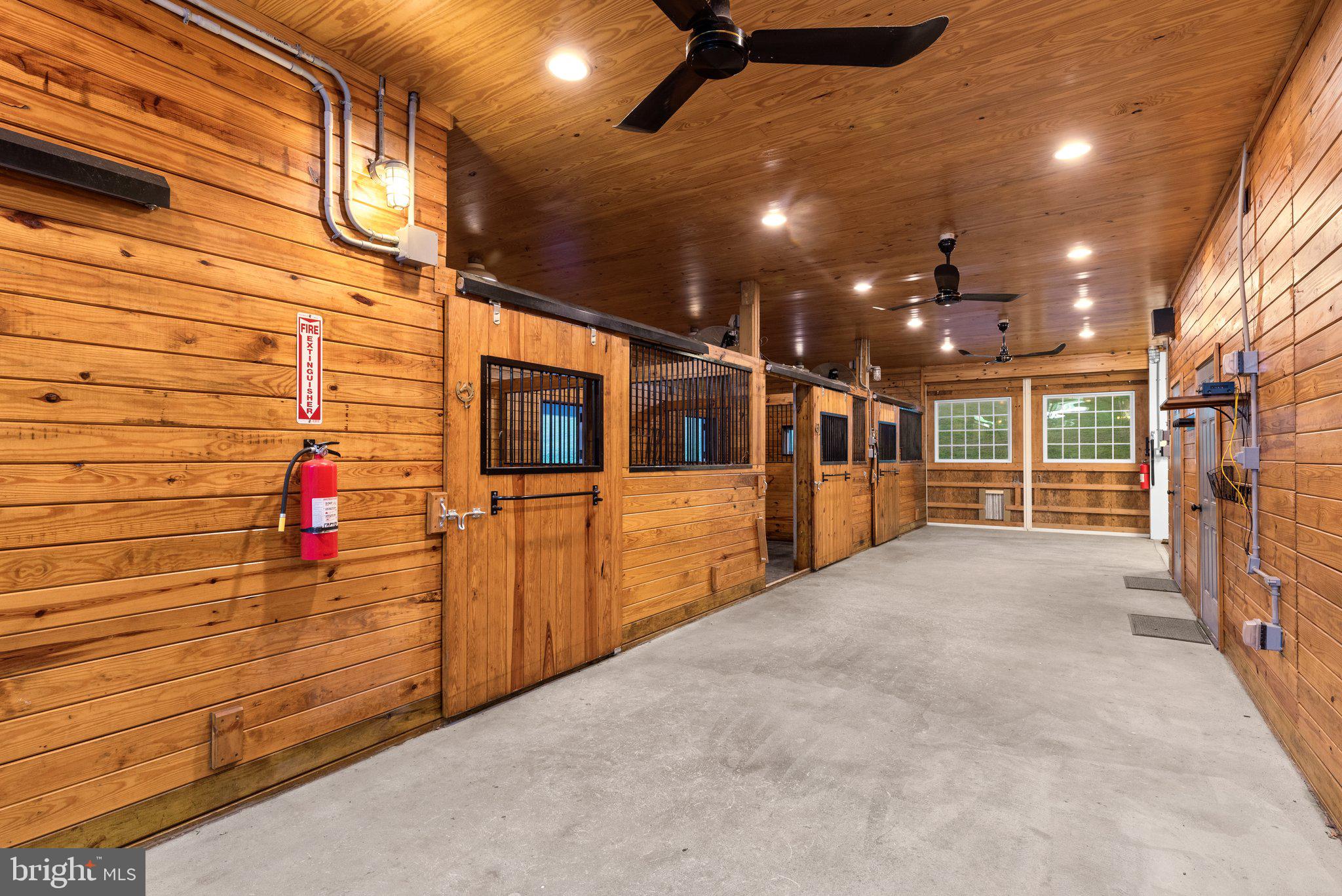 7122 Deer Valley Rd