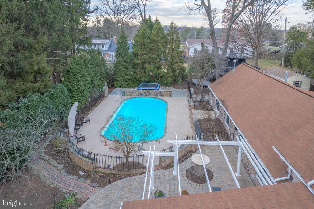 9214 Crownwood Rd
