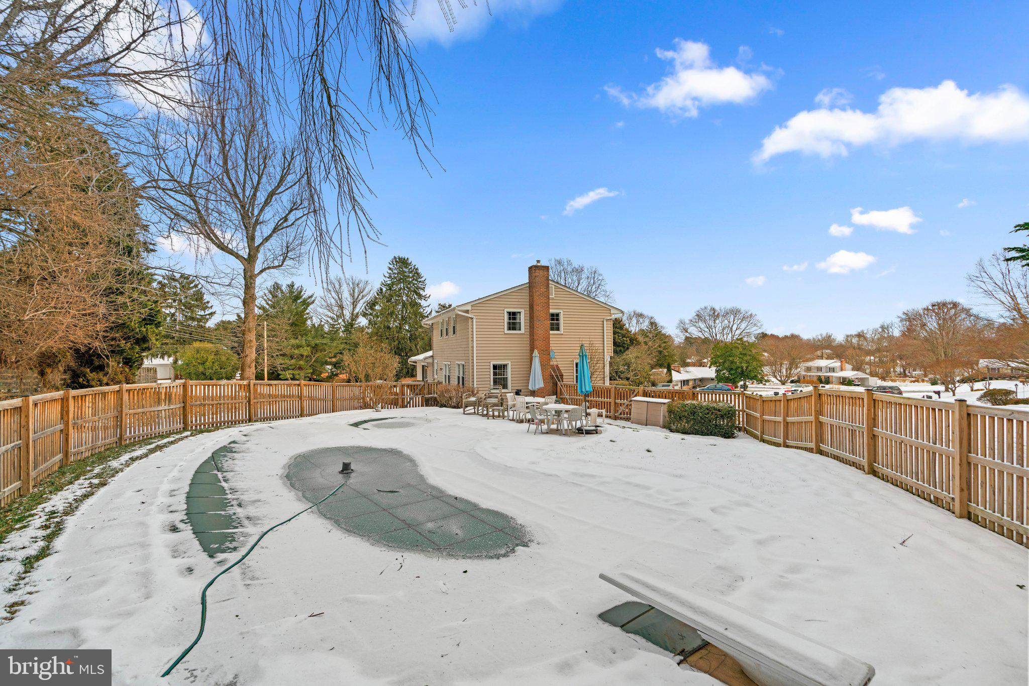 5027 Lake Circle Ct