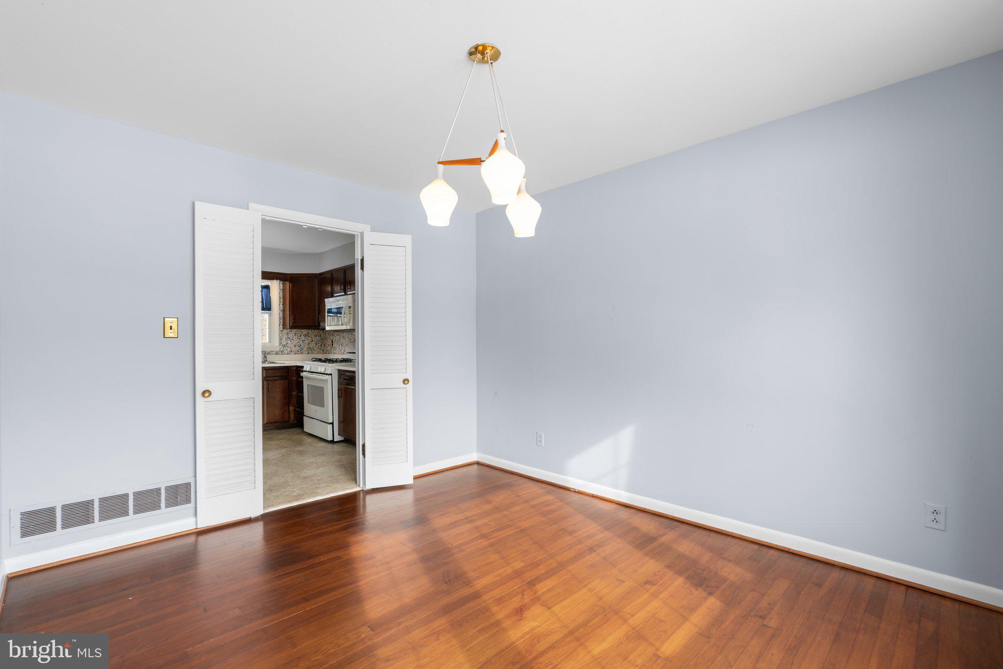 5027 Lake Circle Ct