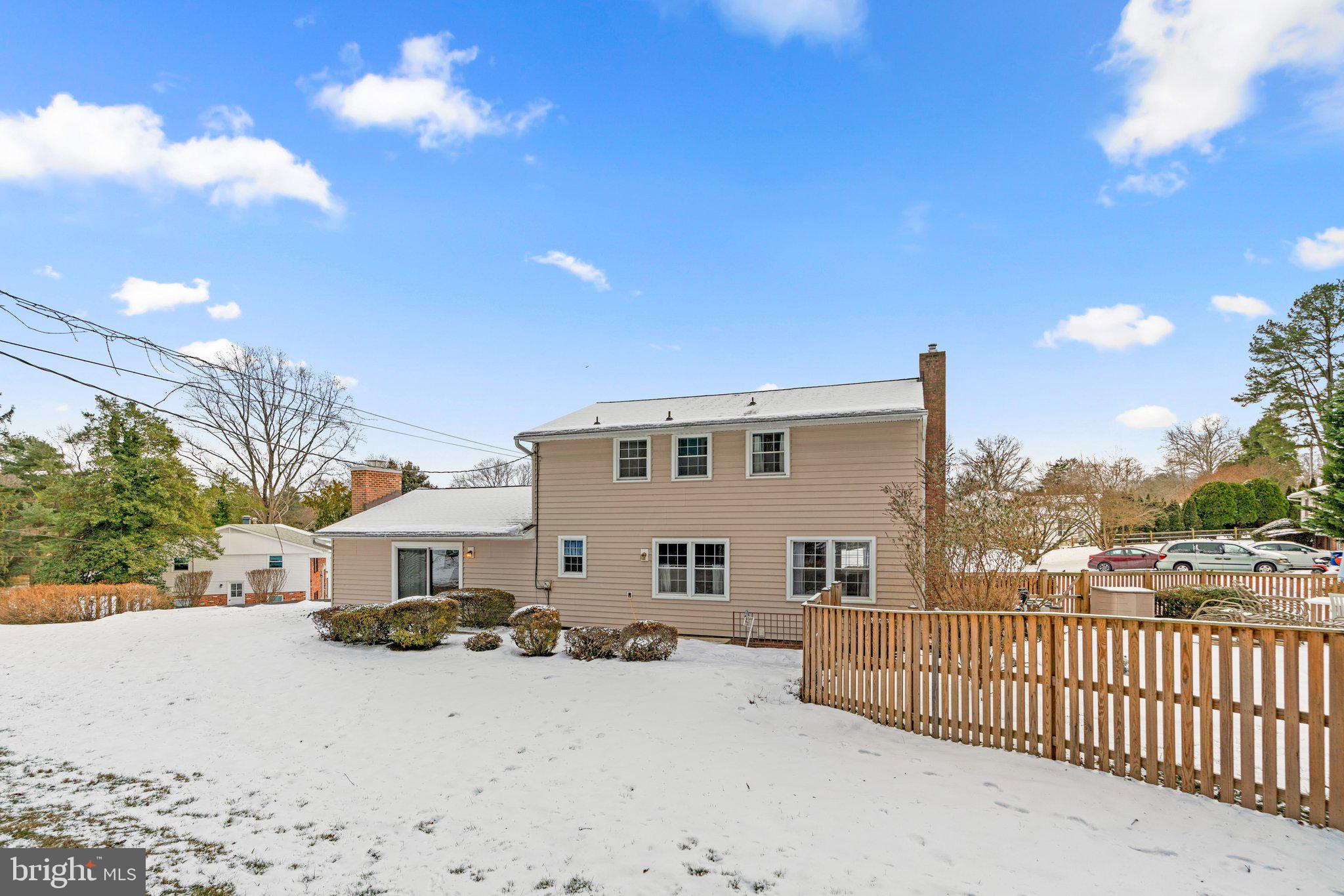 5027 Lake Circle Ct