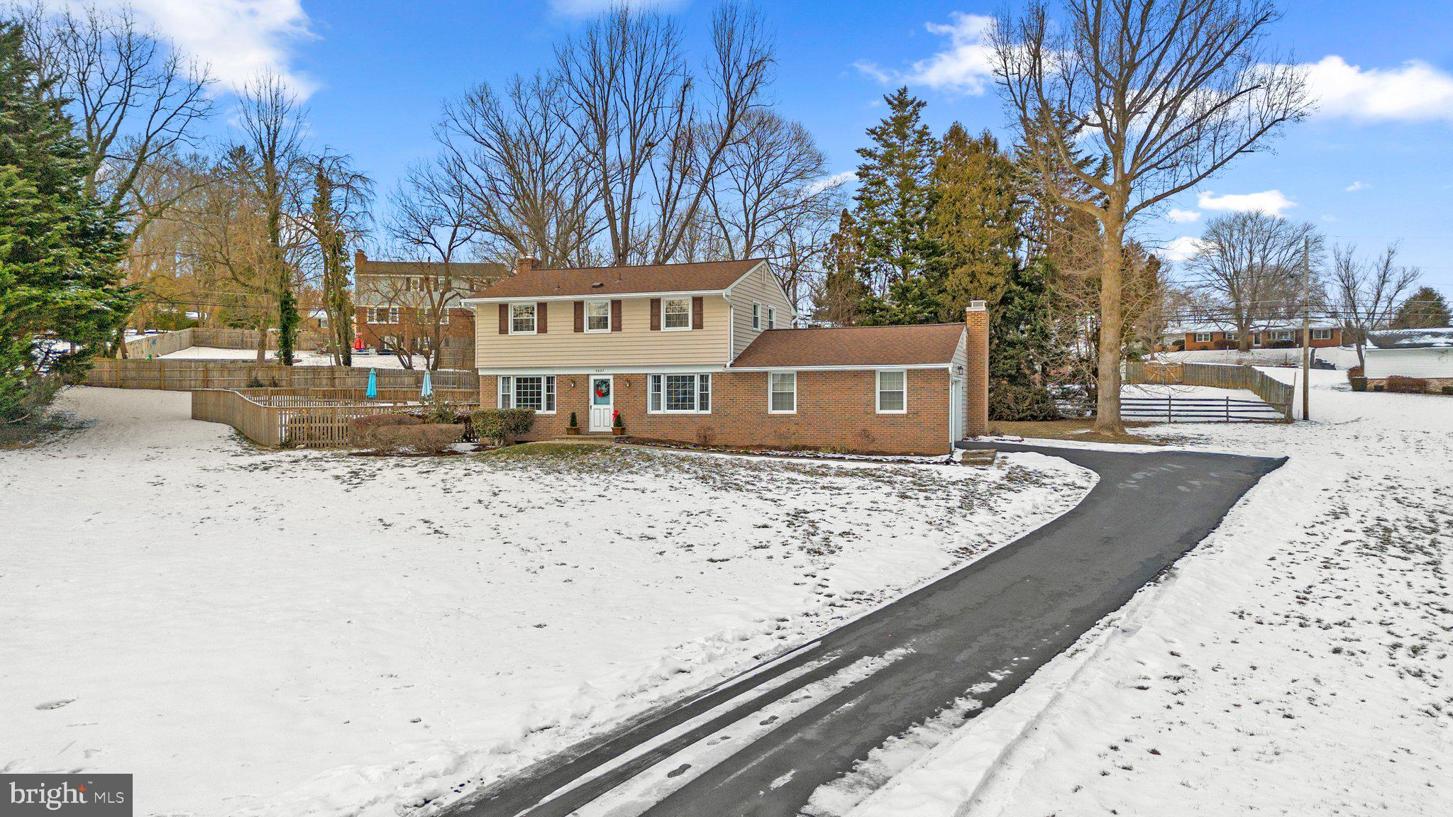 5027 Lake Circle Ct