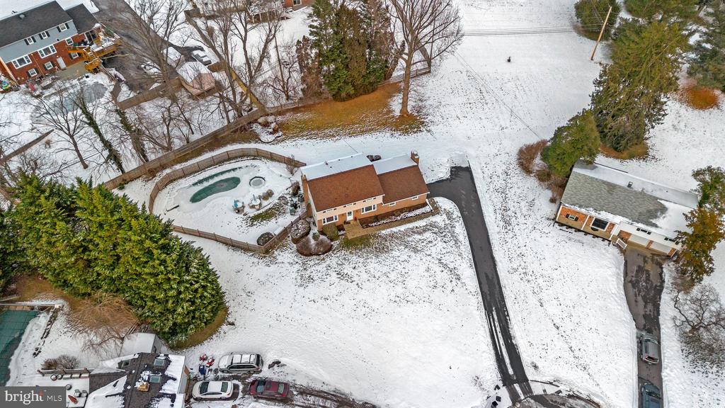 5027 Lake Circle Ct
