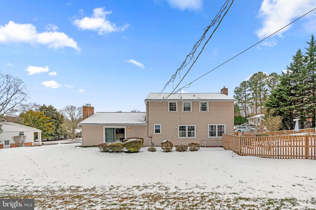5027 Lake Circle Ct