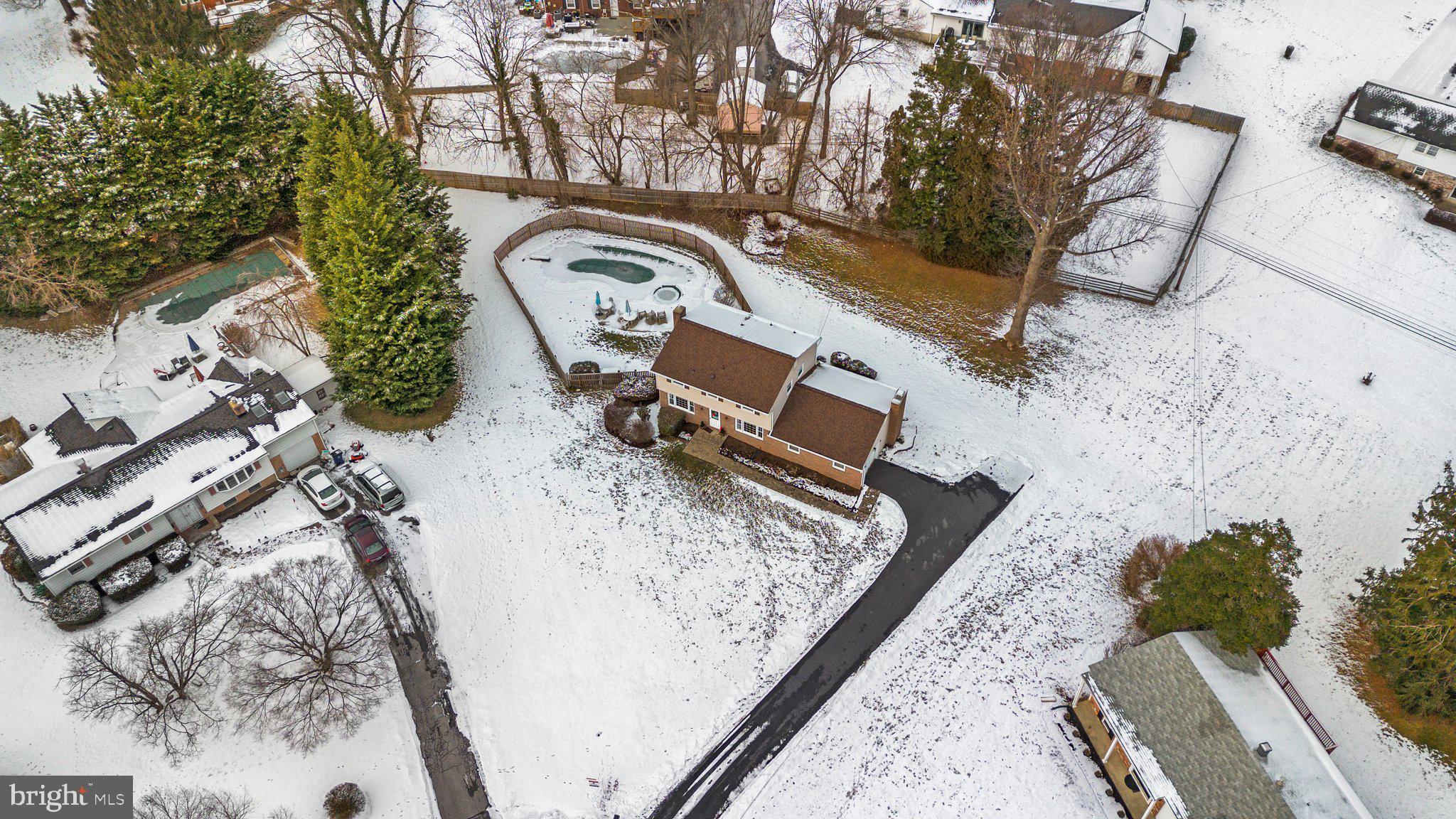 5027 Lake Circle Ct