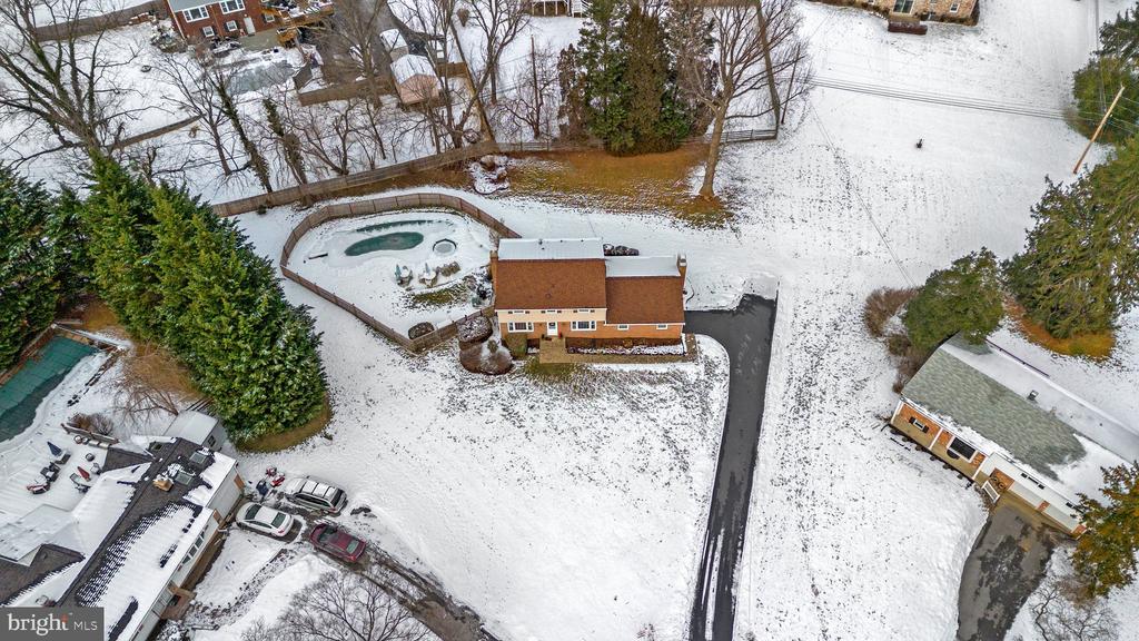 5027 Lake Circle Ct