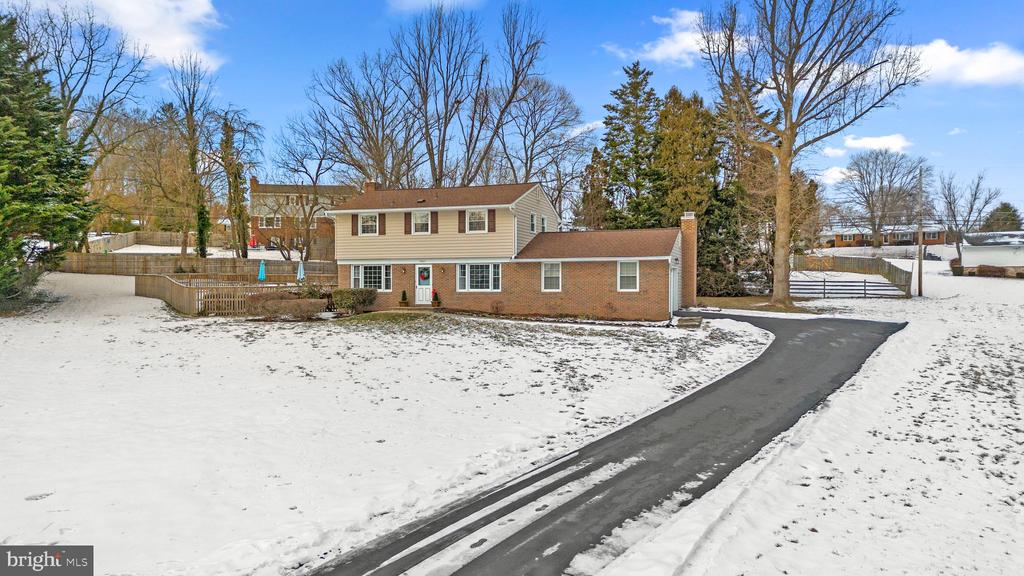 5027 Lake Circle Ct