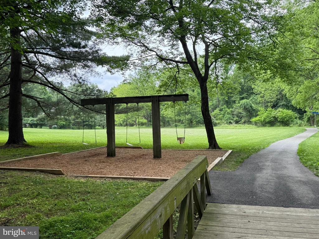 5338 LIGHTNING VIEW ROAD