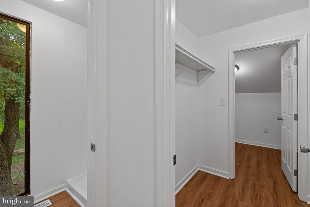 5338 LIGHTNING VIEW ROAD
